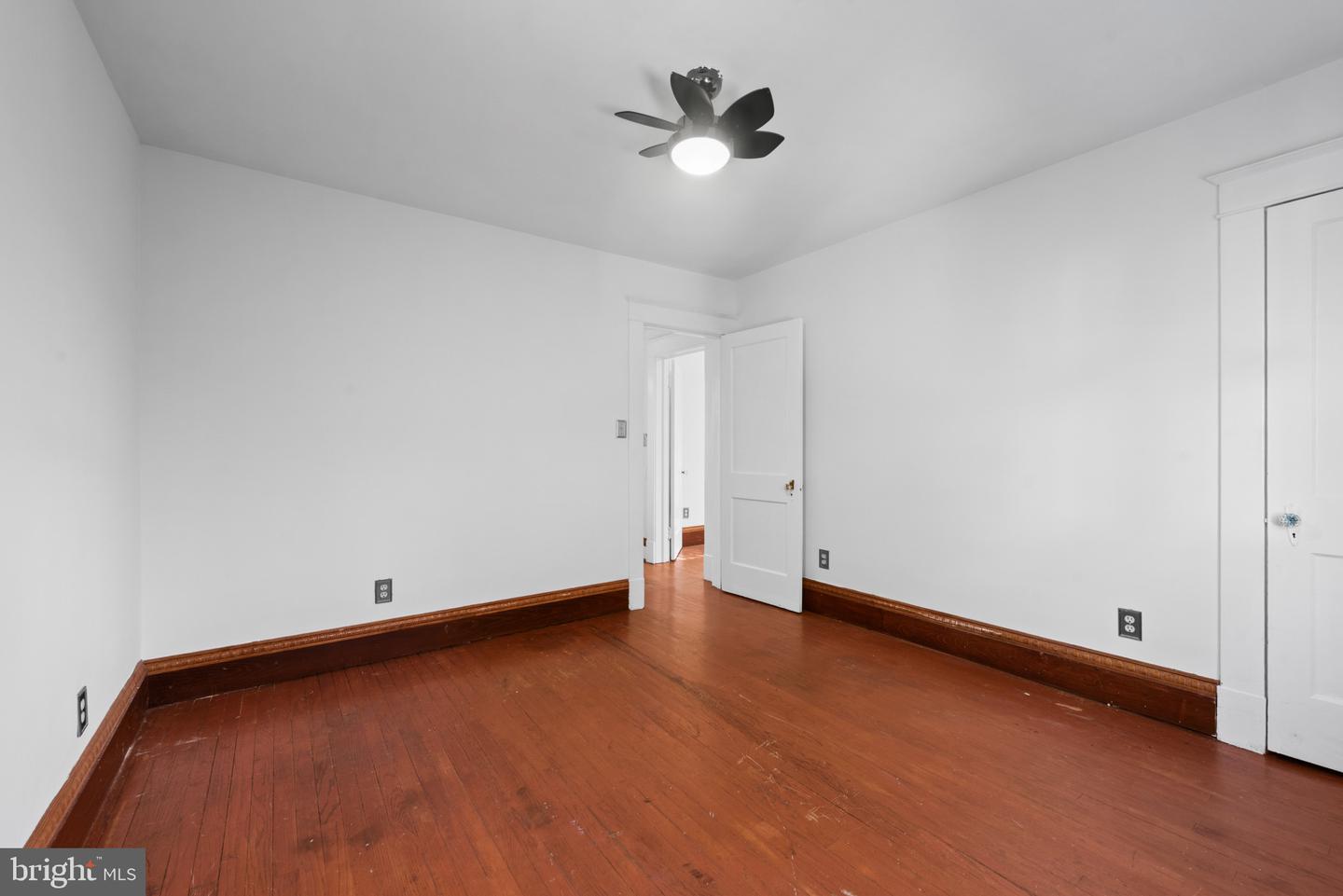 5906 Edna Ave Property Photo 33