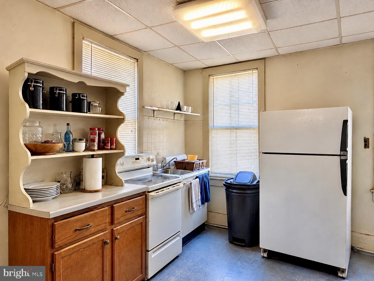 3208 E Lombard Property Photo 9