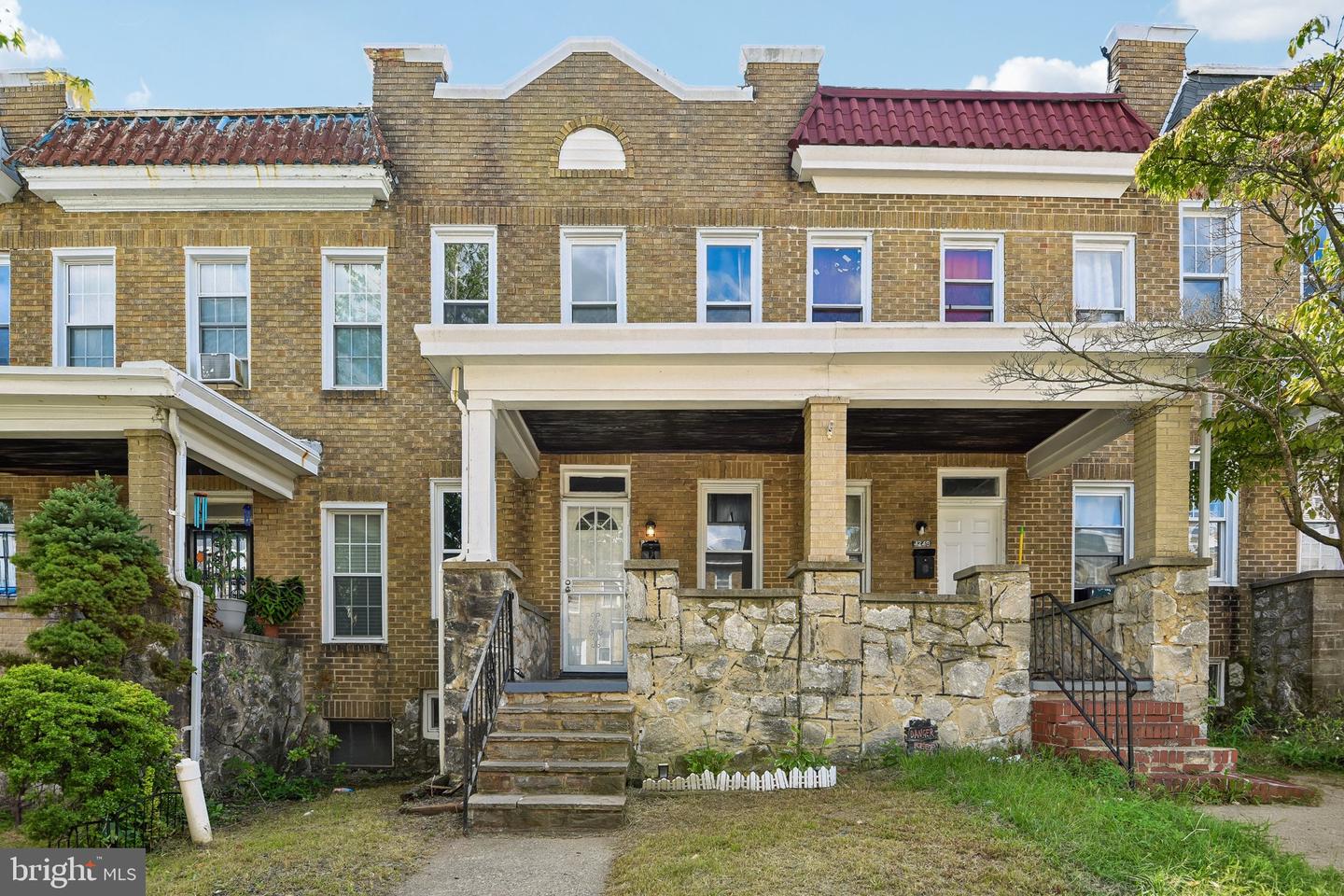 4251 NICHOLAS AVE Property Photo 1