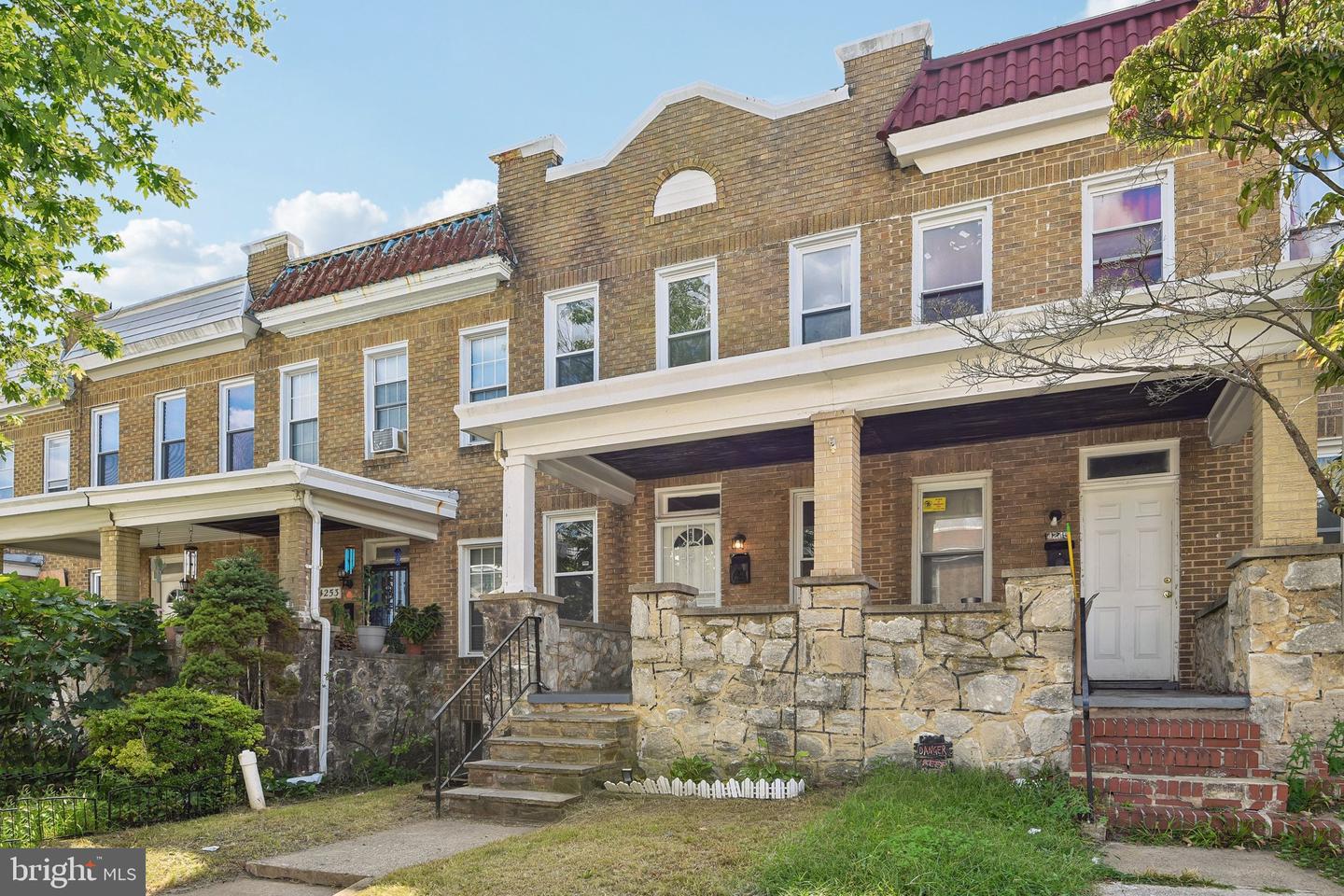4251 Nicholas Ave Property Photo 2