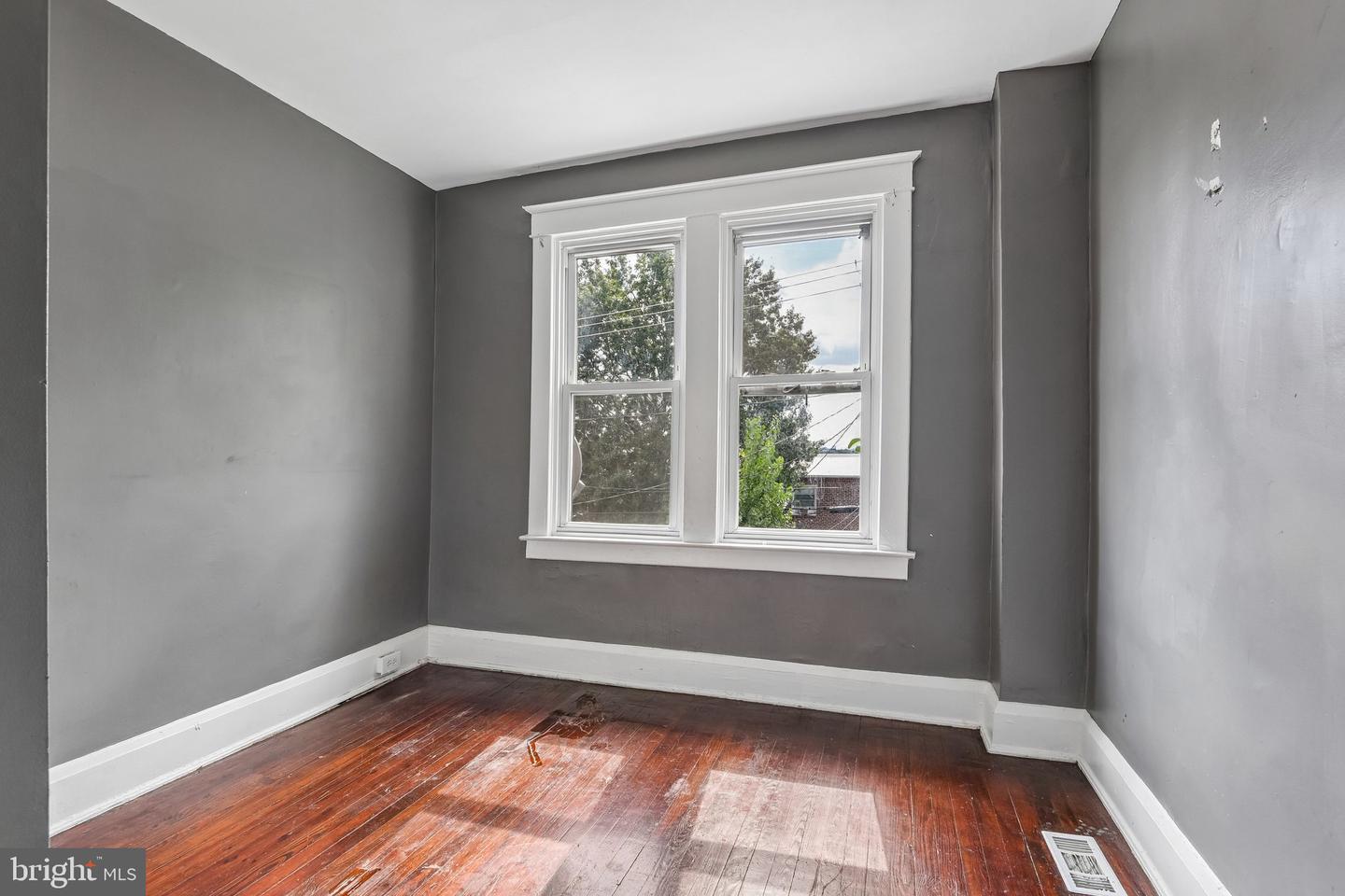 4251 Nicholas Ave Property Photo 24