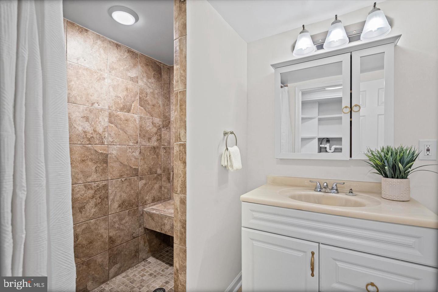 1504 William St Property Photo 27