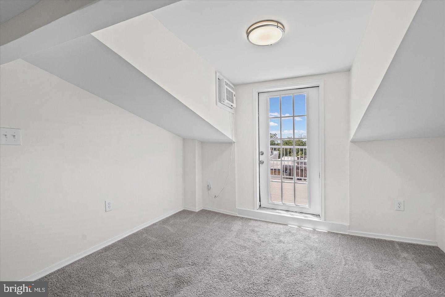 1504 William St Property Photo 32