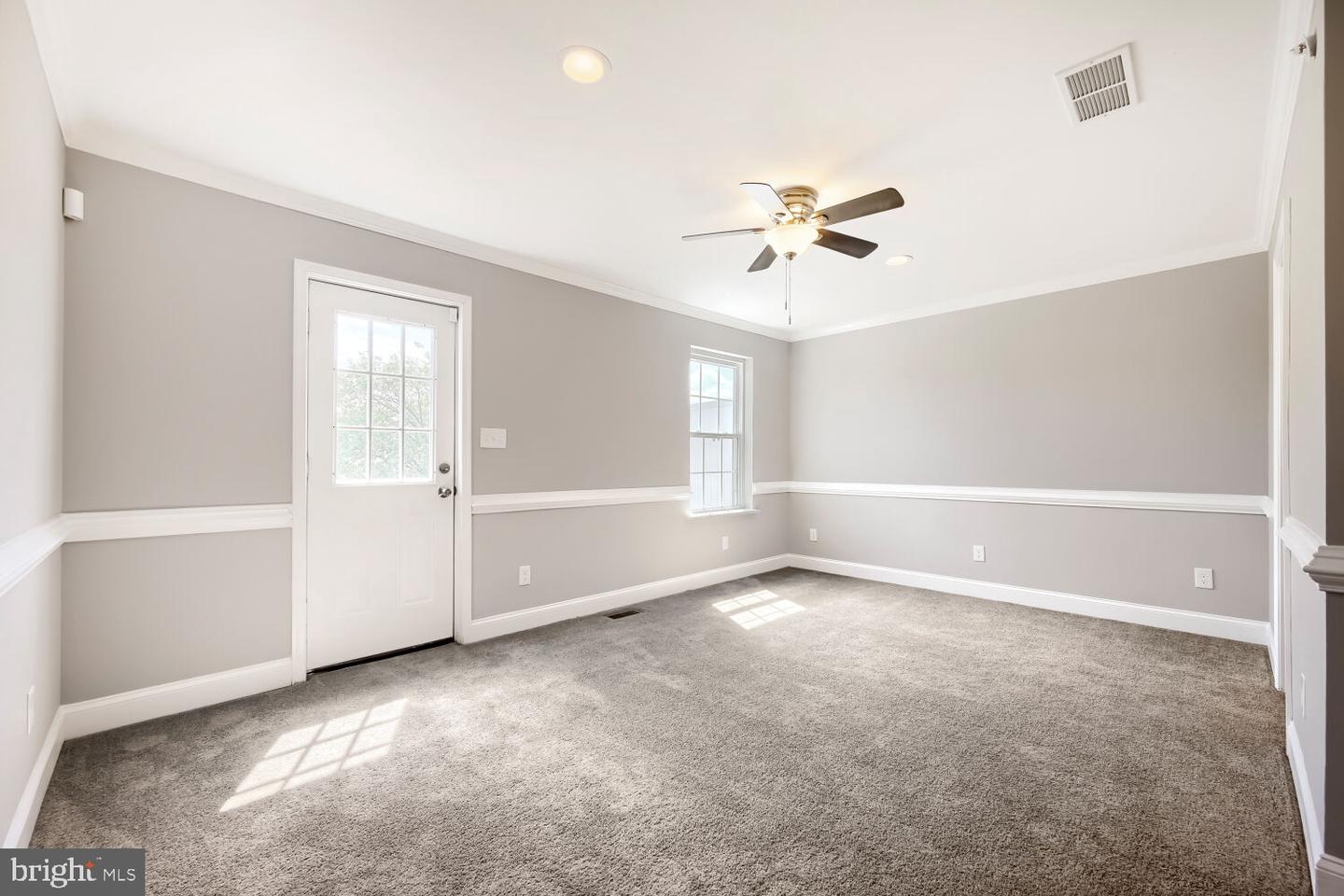 1519 E Chase St Property Photo 23