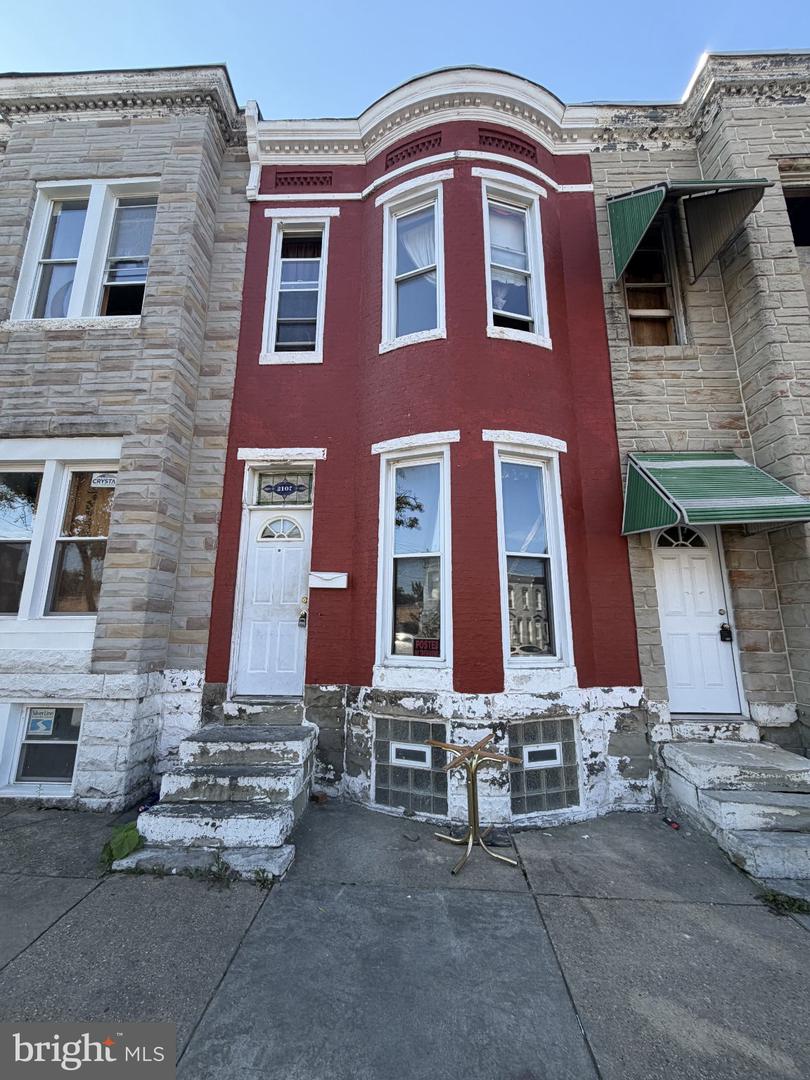 2107 W FAYETTE ST Property Photo 1