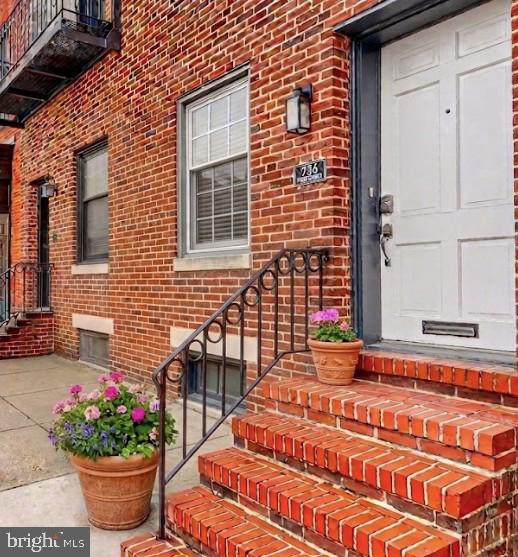 736 Light St Property Photo 2