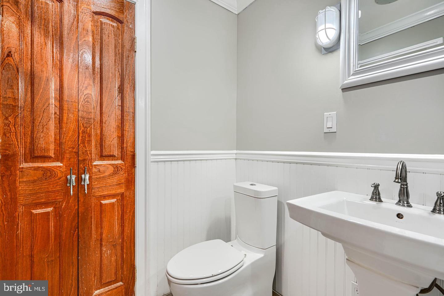 736 Light St Property Photo 32