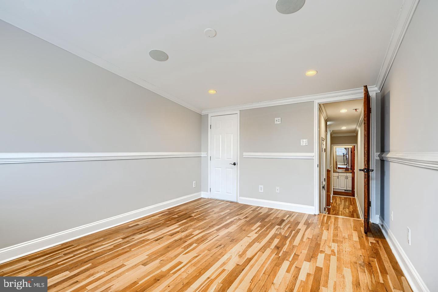 736 Light St Property Photo 35