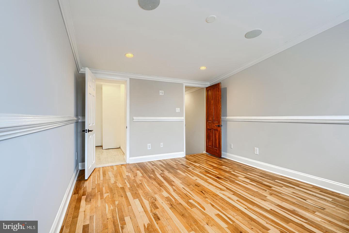 736 Light St Property Photo 37