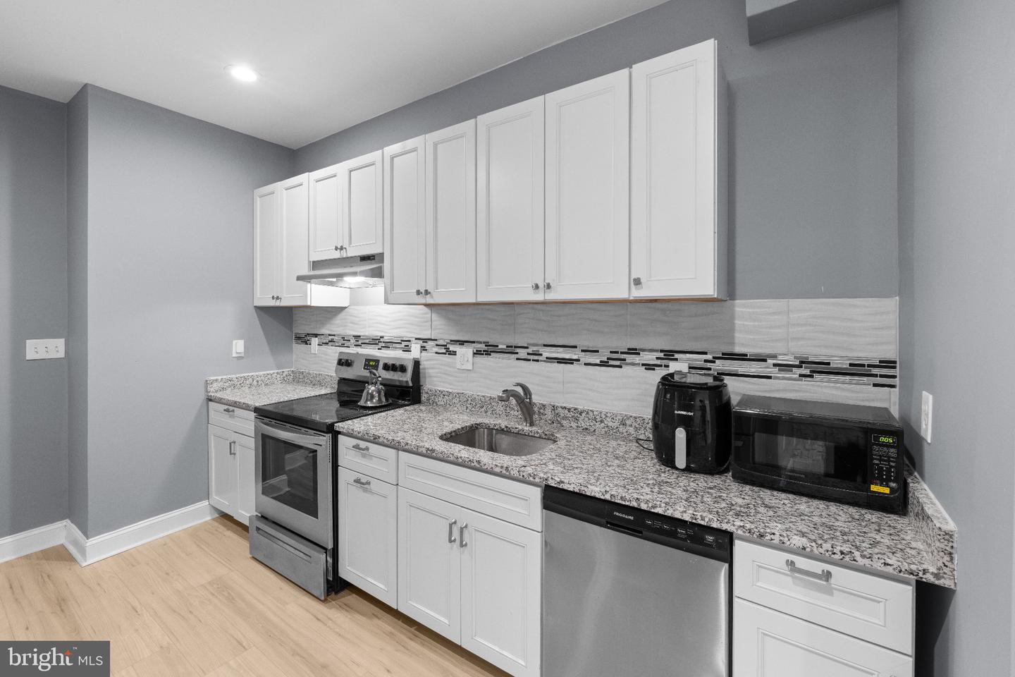 1007 Bennett Pl Property Photo 6