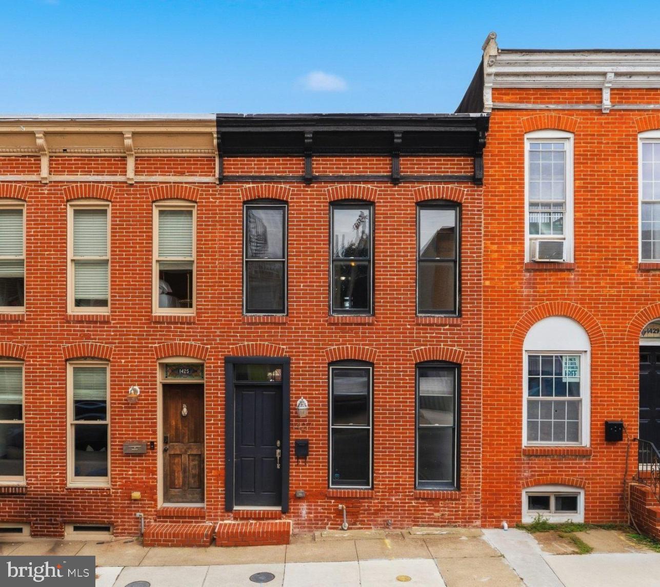 1427 HENRY ST Property Photo 1