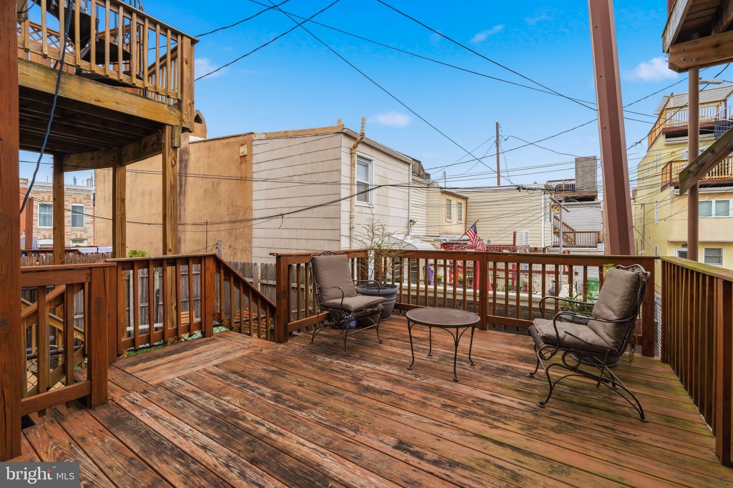 1427 Henry St Property Photo 14