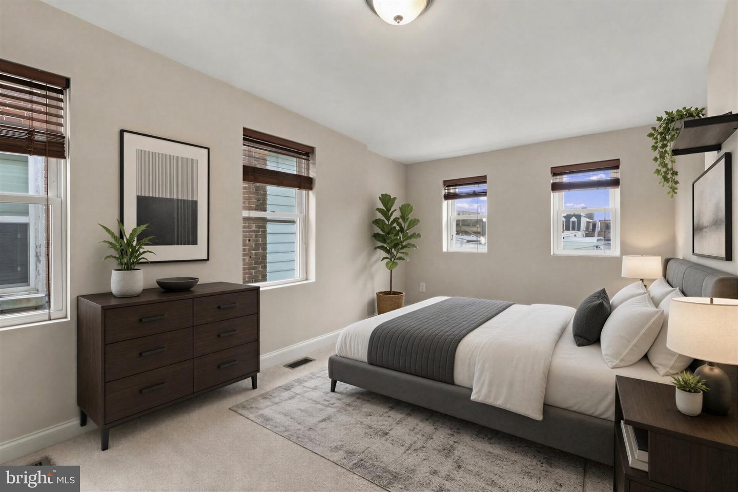 1427 Henry St Property Photo 16