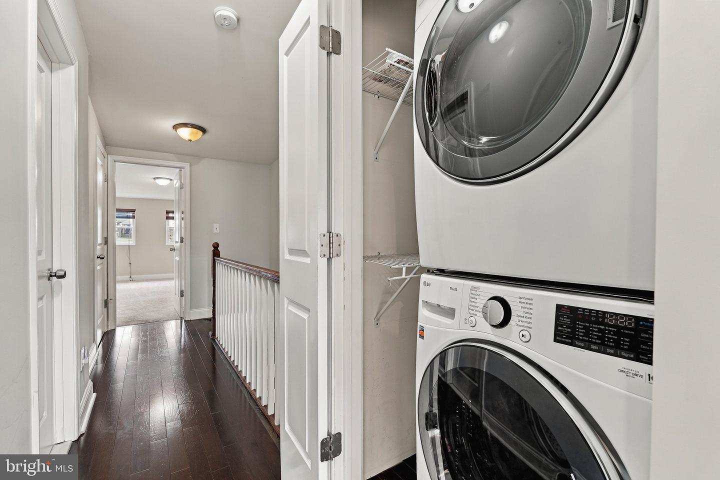 1427 Henry St Property Photo 24
