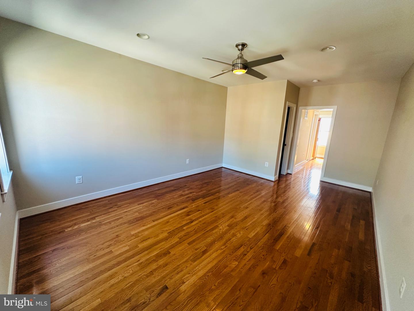 429 E Lanvale St E Property Photo 19