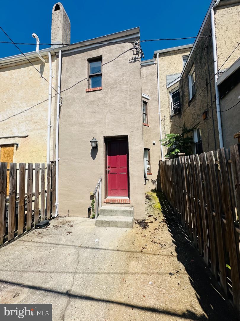 429 E Lanvale St E Property Photo 22