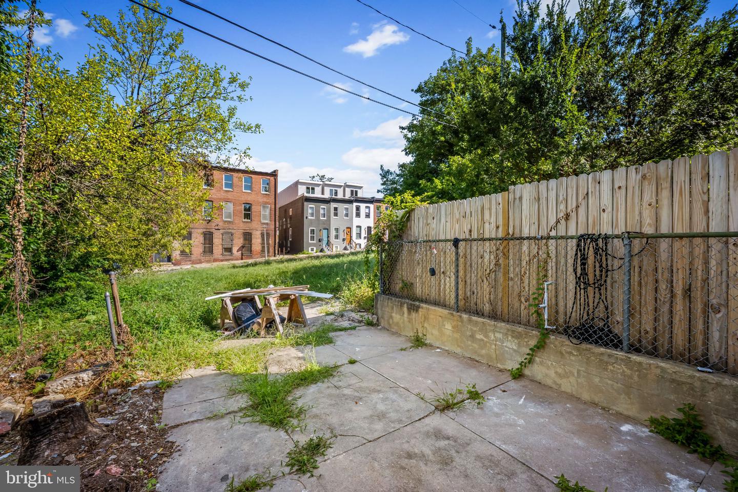 2114 E Hoffman St Property Photo 26