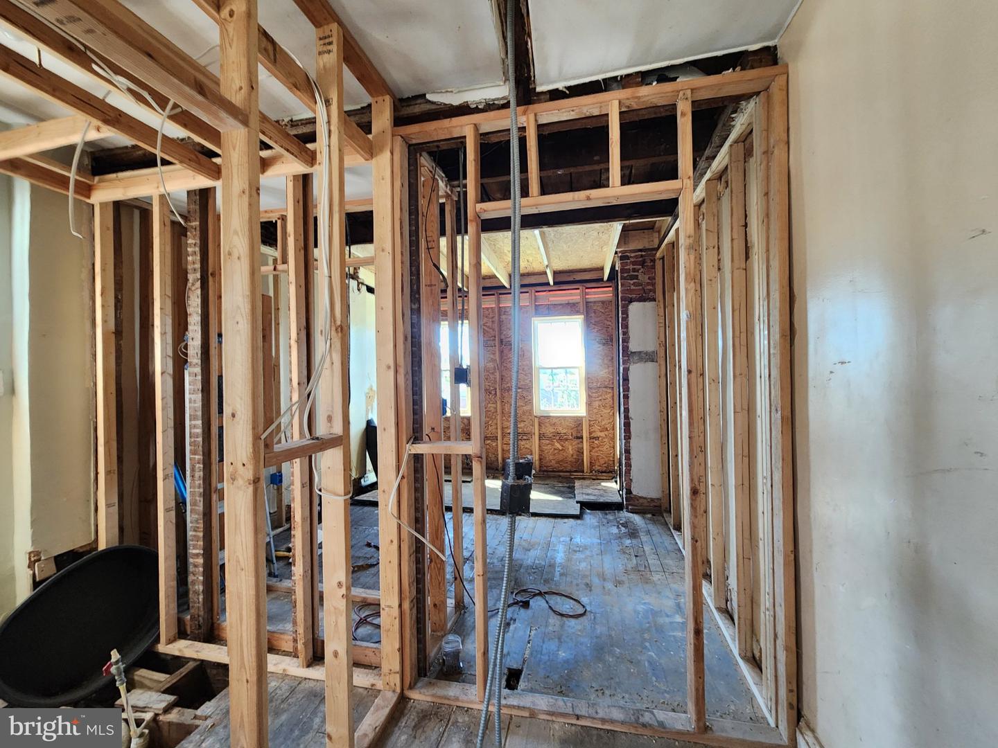 2729 E Madison St Property Photo 22