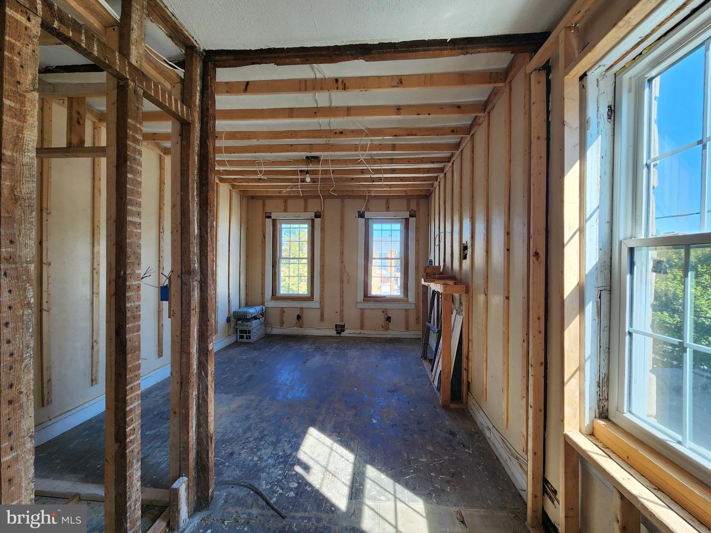 2729 E Madison St Property Photo 29