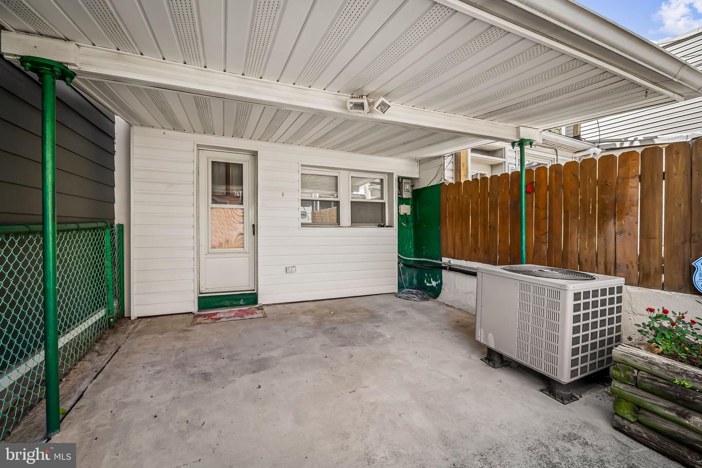 1715 Byrd St Property Photo 32