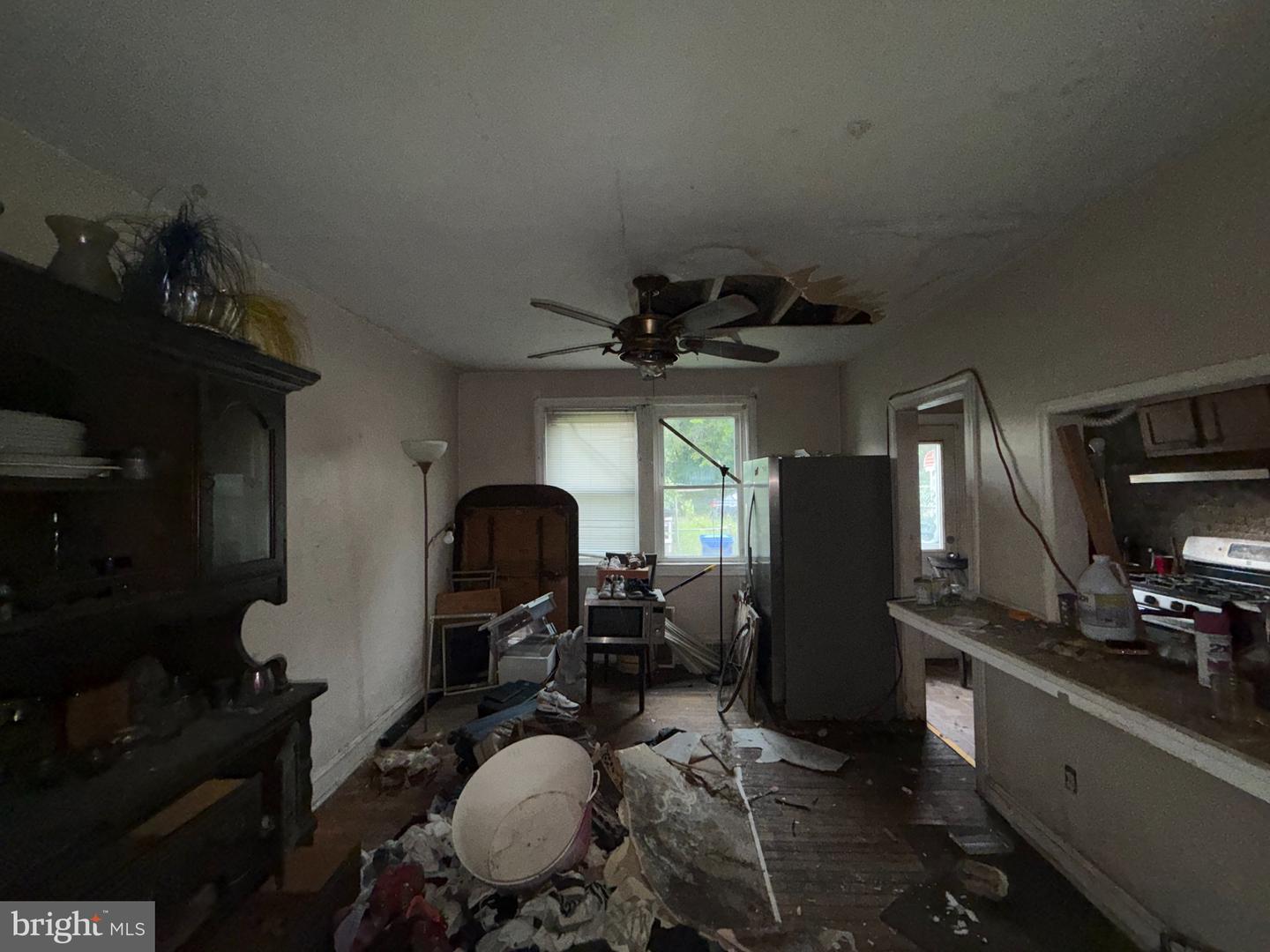 1202 Ashburton St Property Photo 6