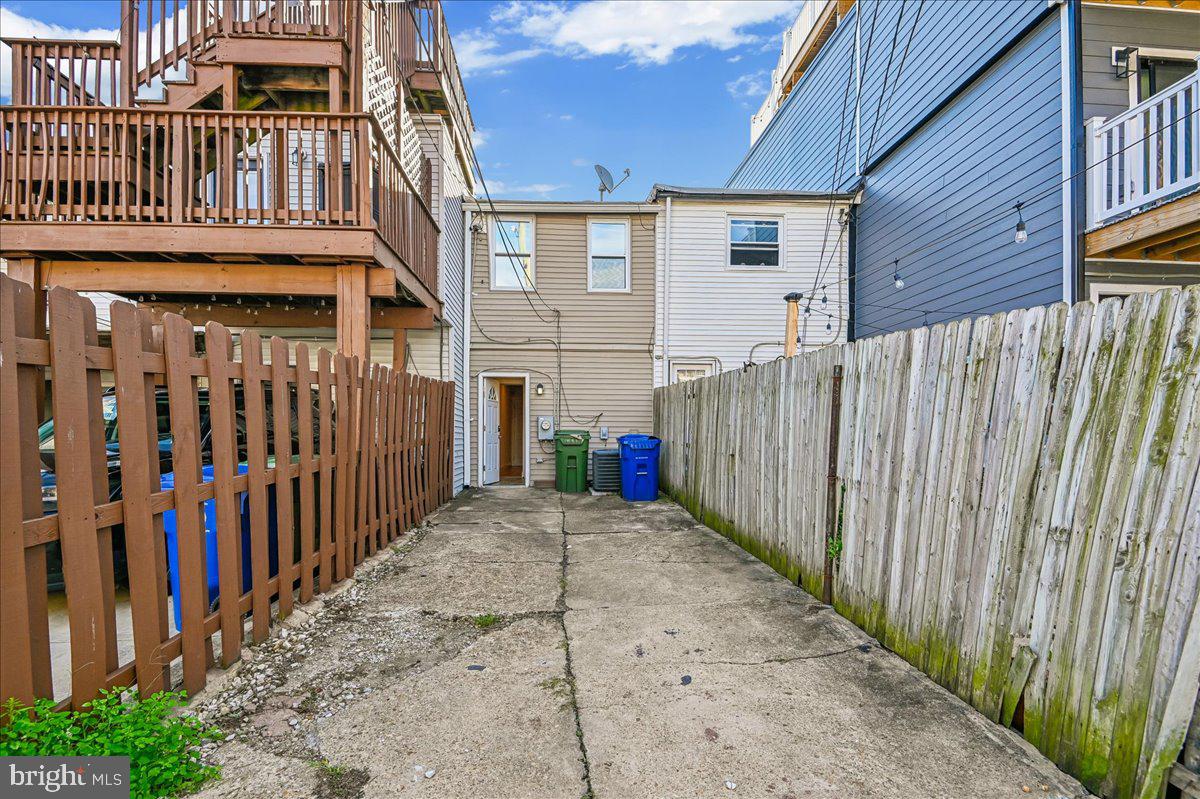 1720 S Hanover St Property Photo 4