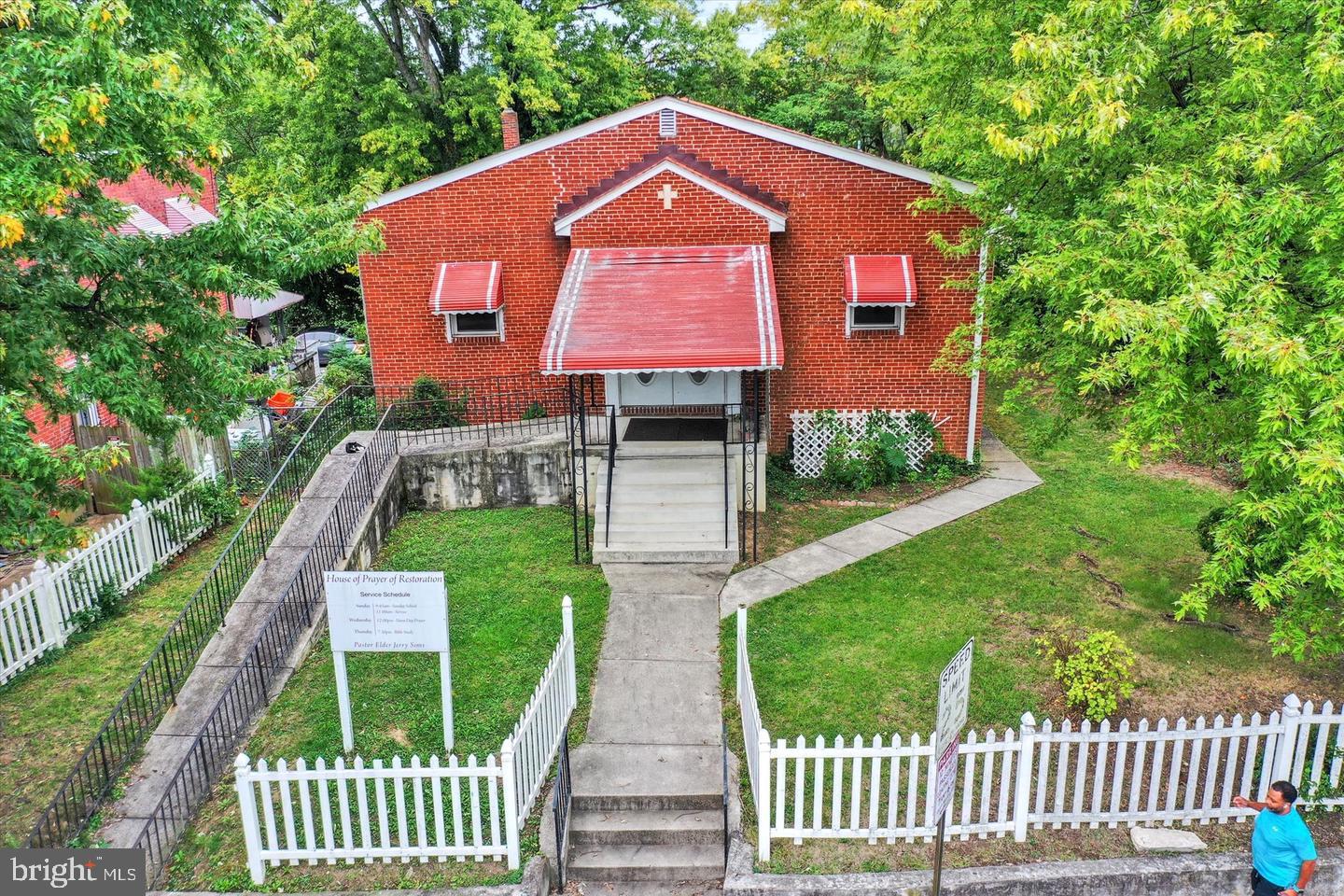 920 Whitmore Ave Property Photo 2