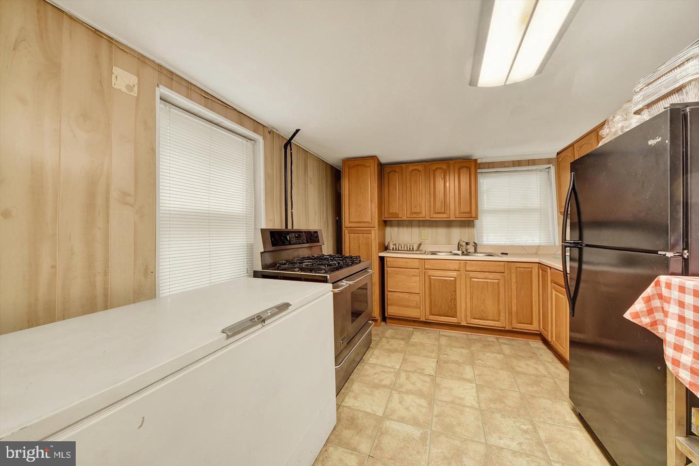 920 Whitmore Ave Property Photo 22