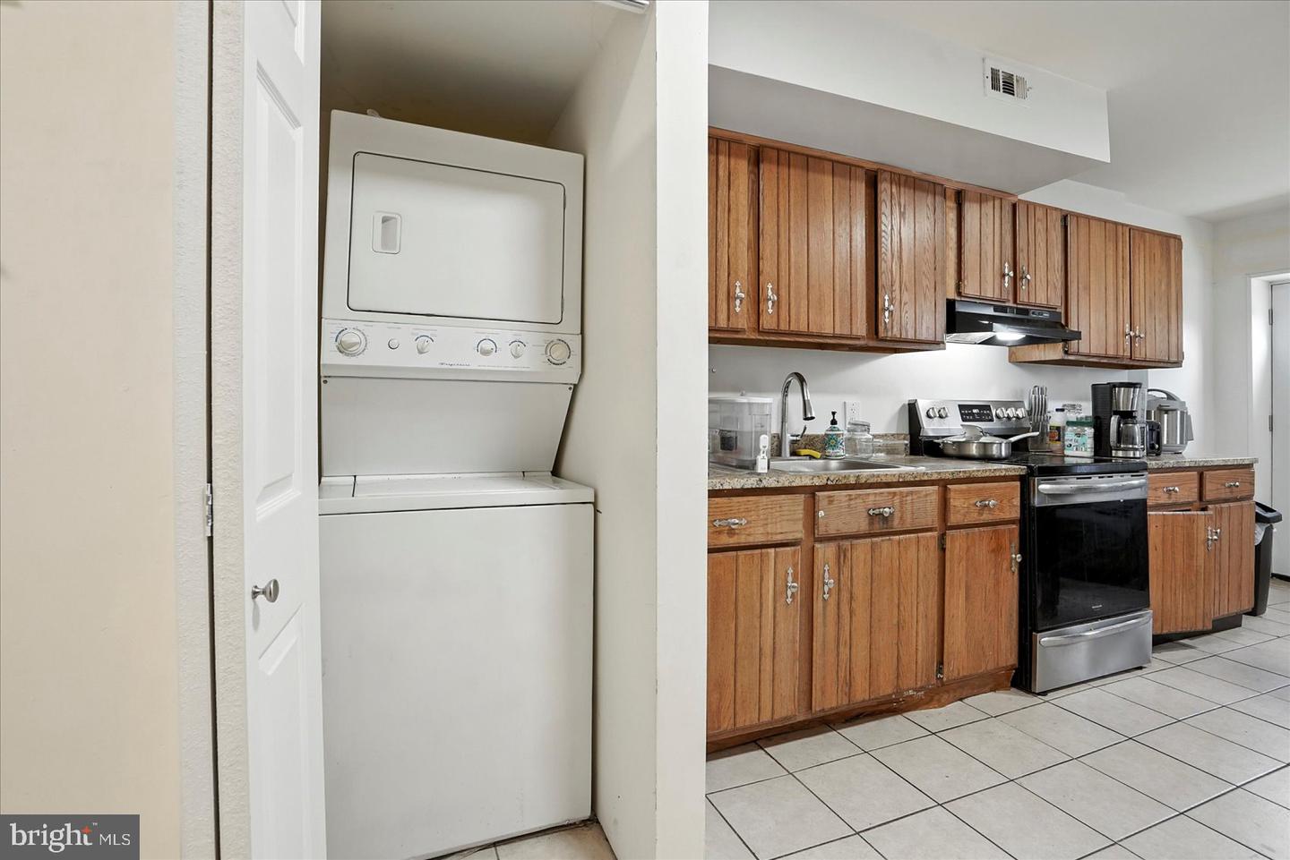 1021 N Caroline St Property Photo 12
