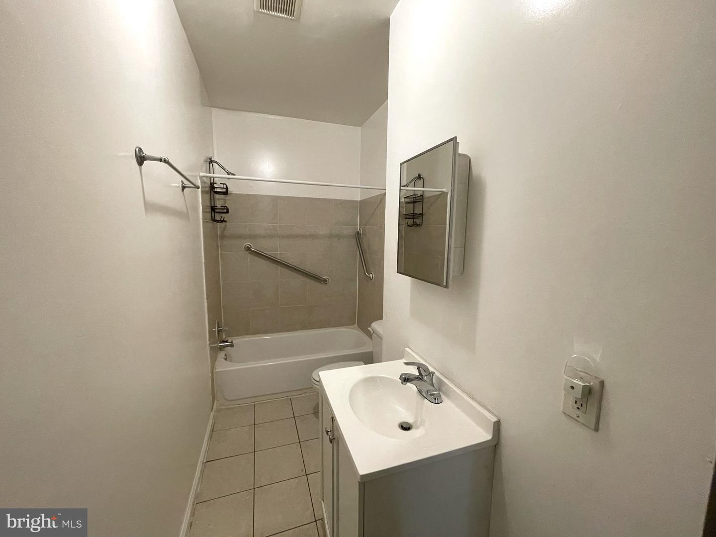 1021 N Caroline St Property Photo 18