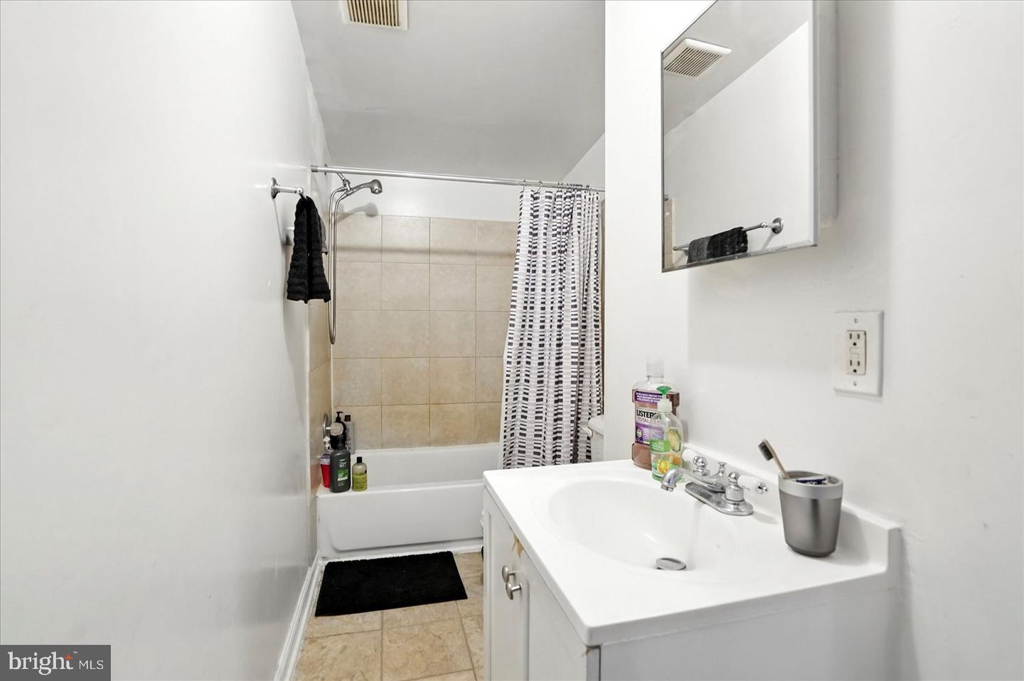 1021 N Caroline St Property Photo 28