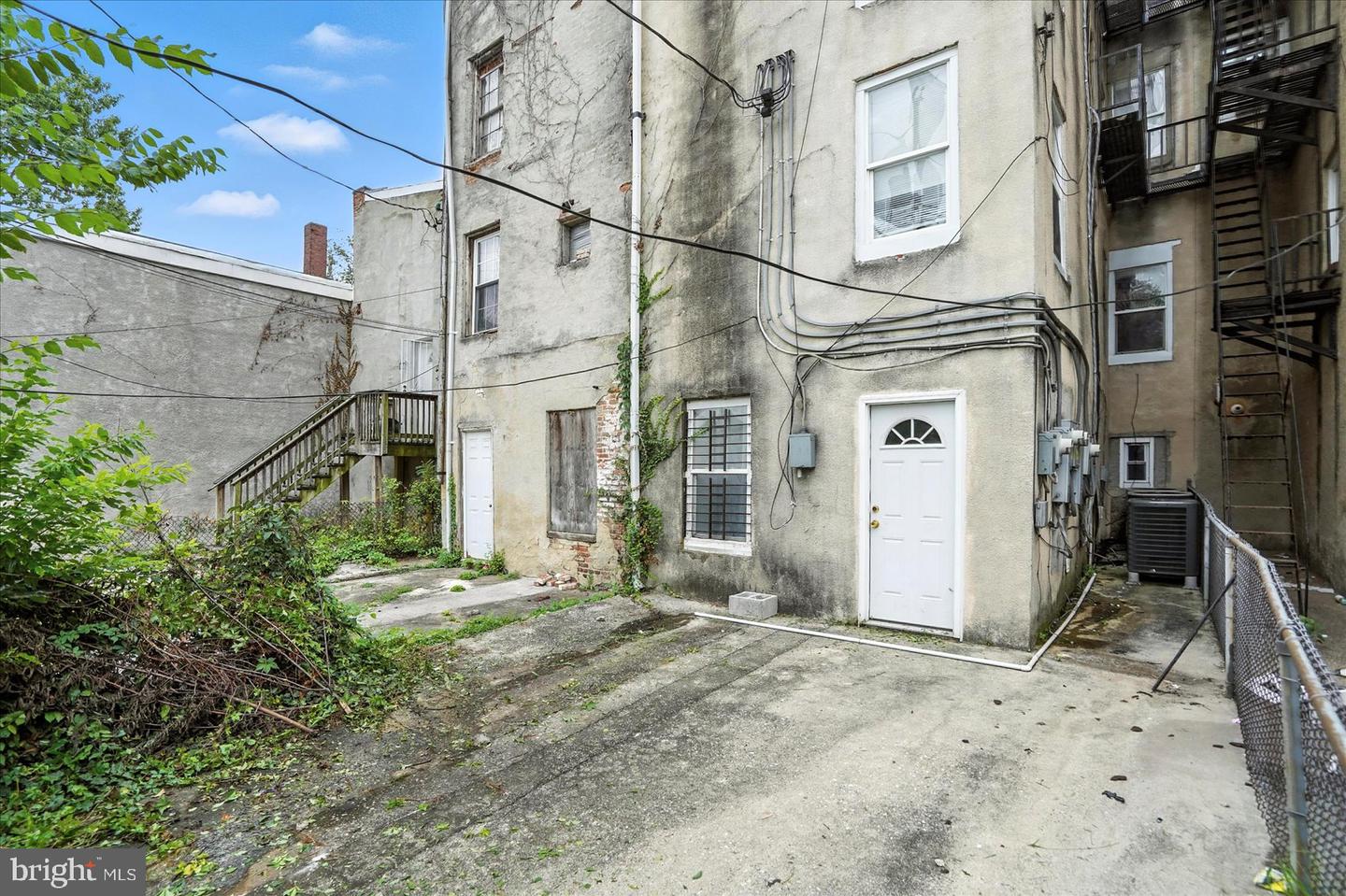 1021 N Caroline St Property Photo 33