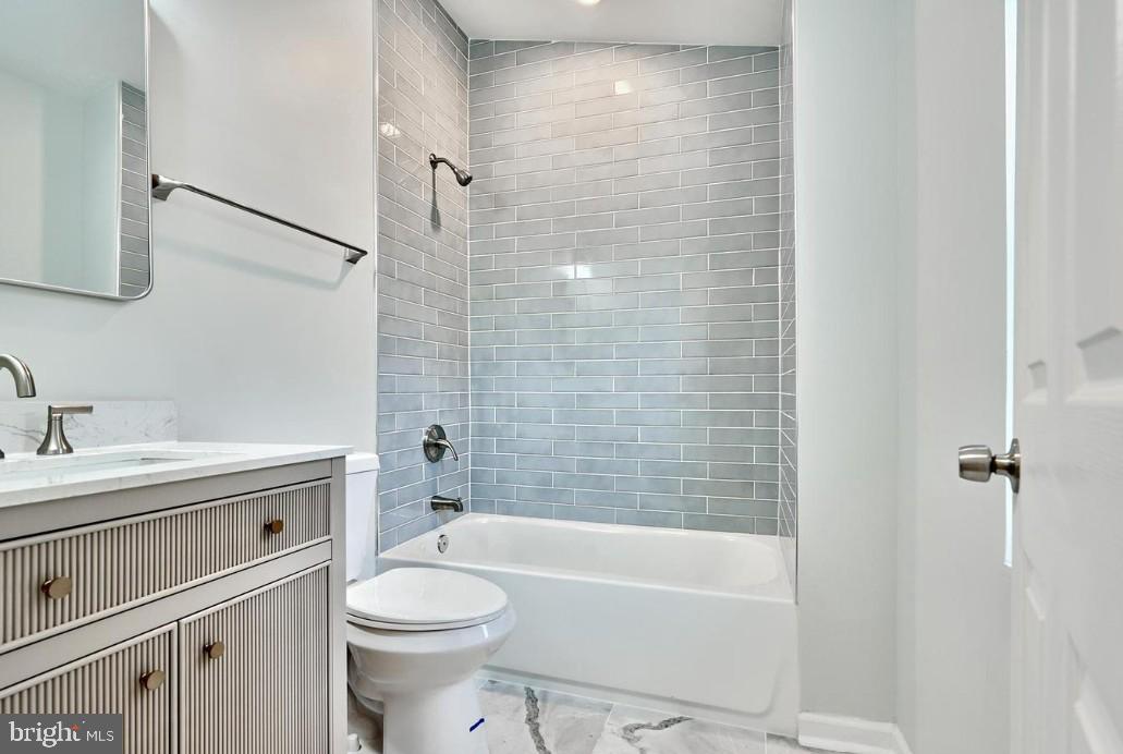 1341 Sargeant St Property Photo 8