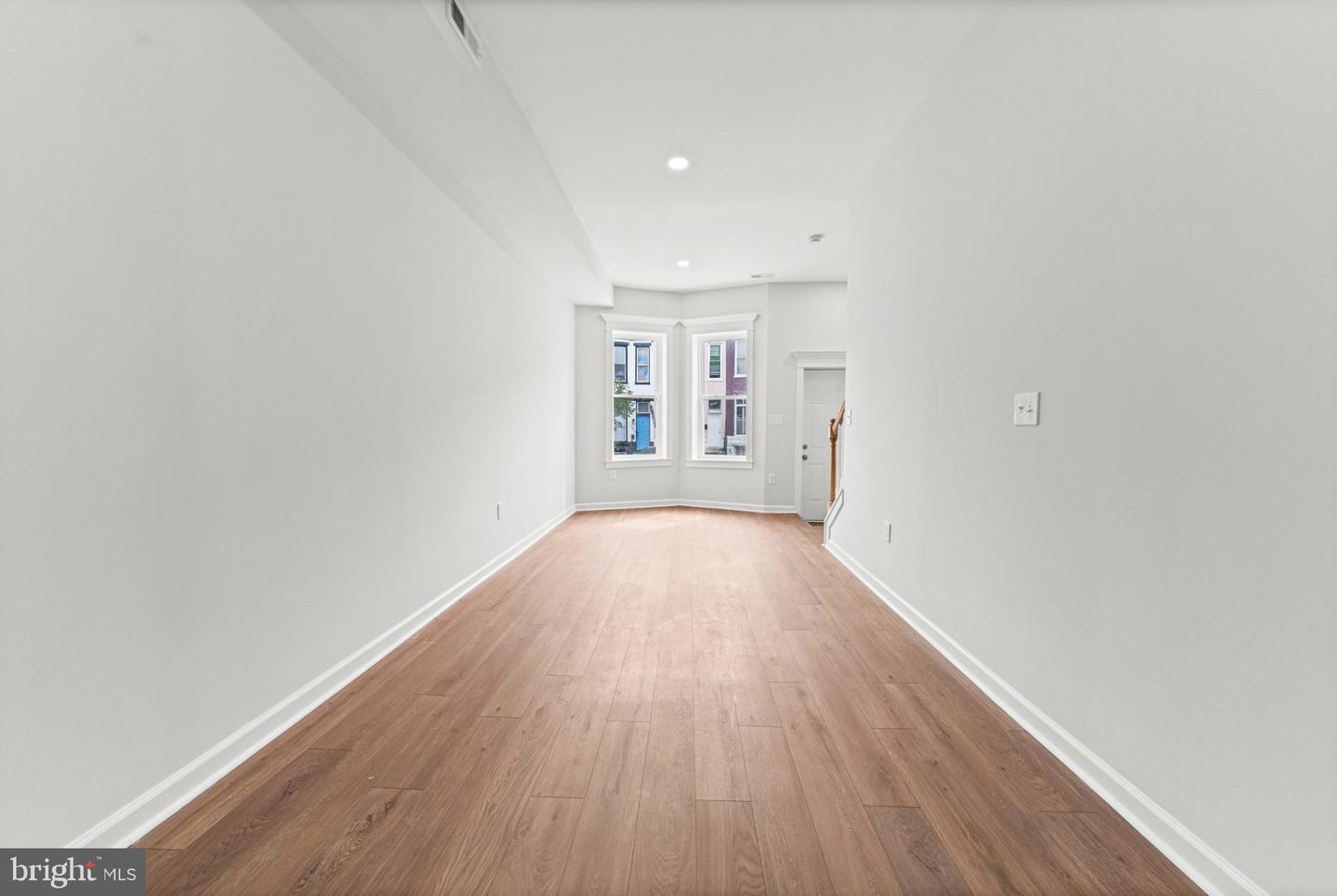 1836 W Fayette St Property Photo 4