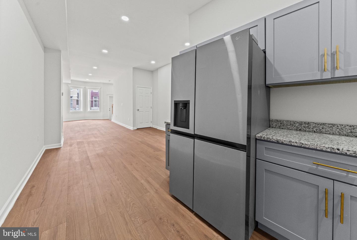1836 W Fayette St Property Photo 9