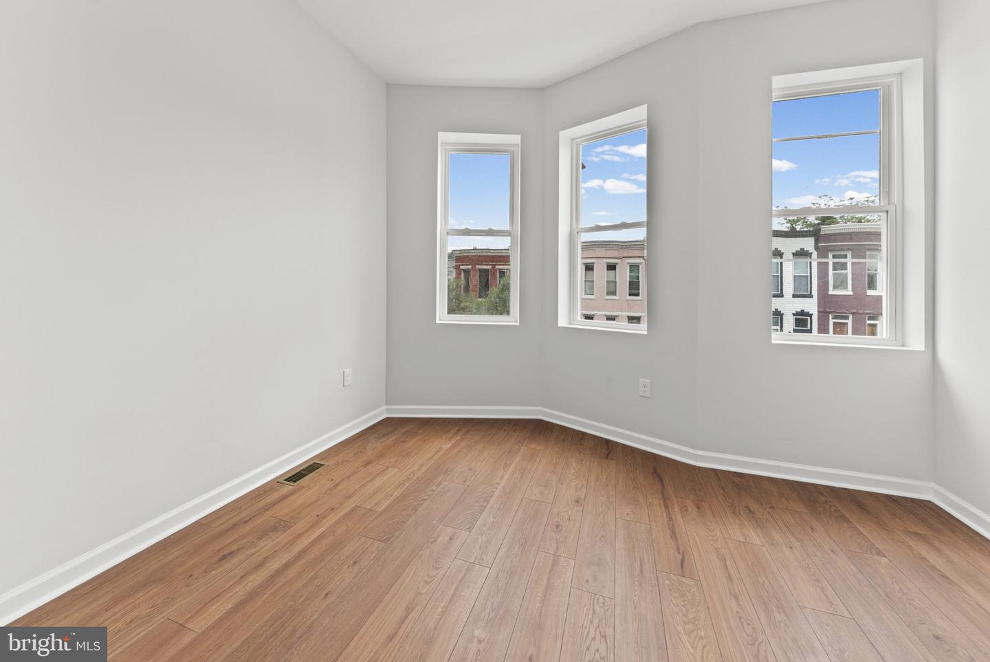1836 W Fayette St Property Photo 15