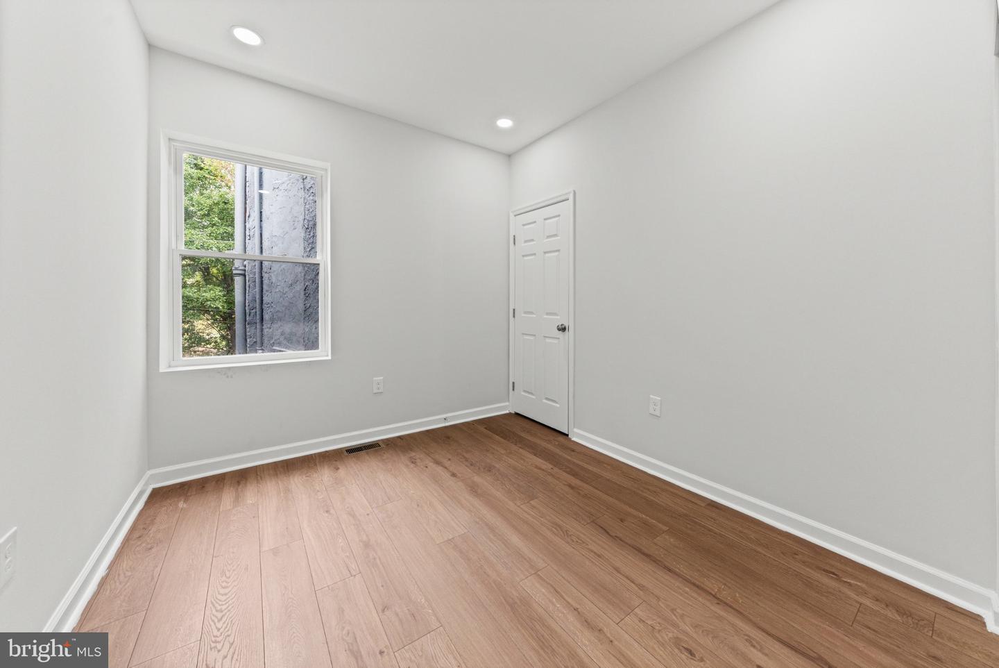 1836 W Fayette St Property Photo 21