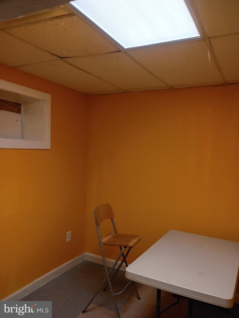707 Poplar Grove St Property Photo 23