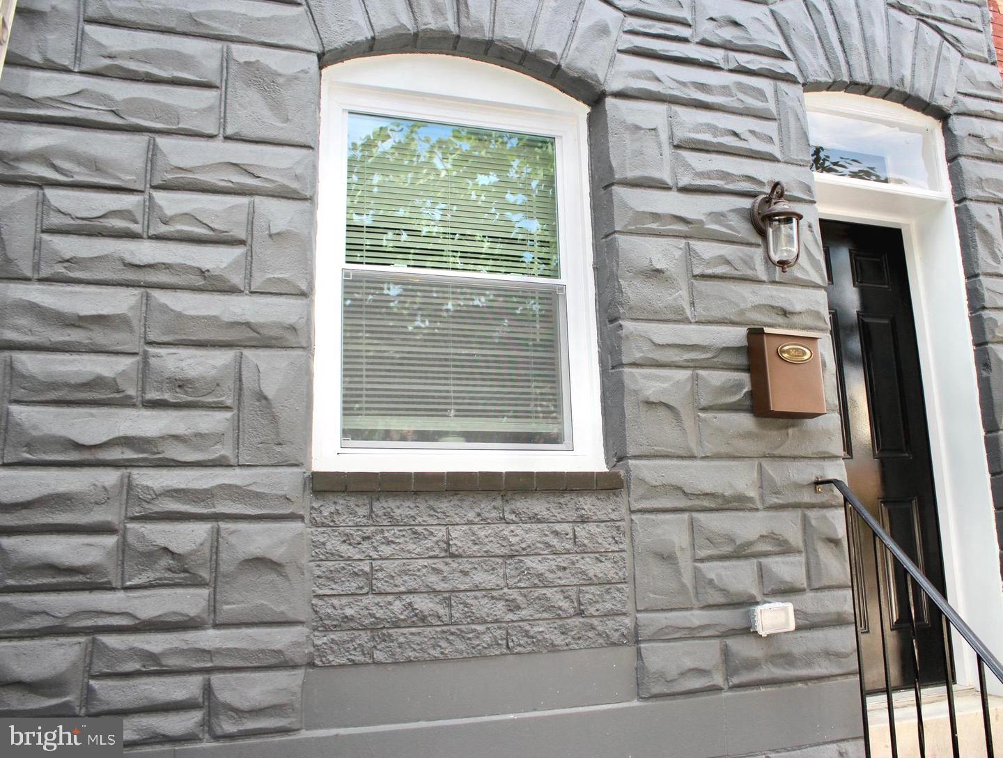 158 N ELLWOOD AVE Property Photo 1