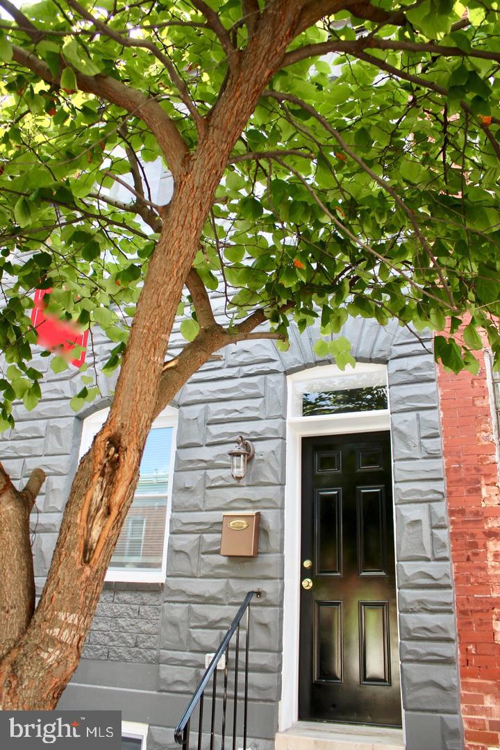 160 N Ellwood Ave Property Photo 3