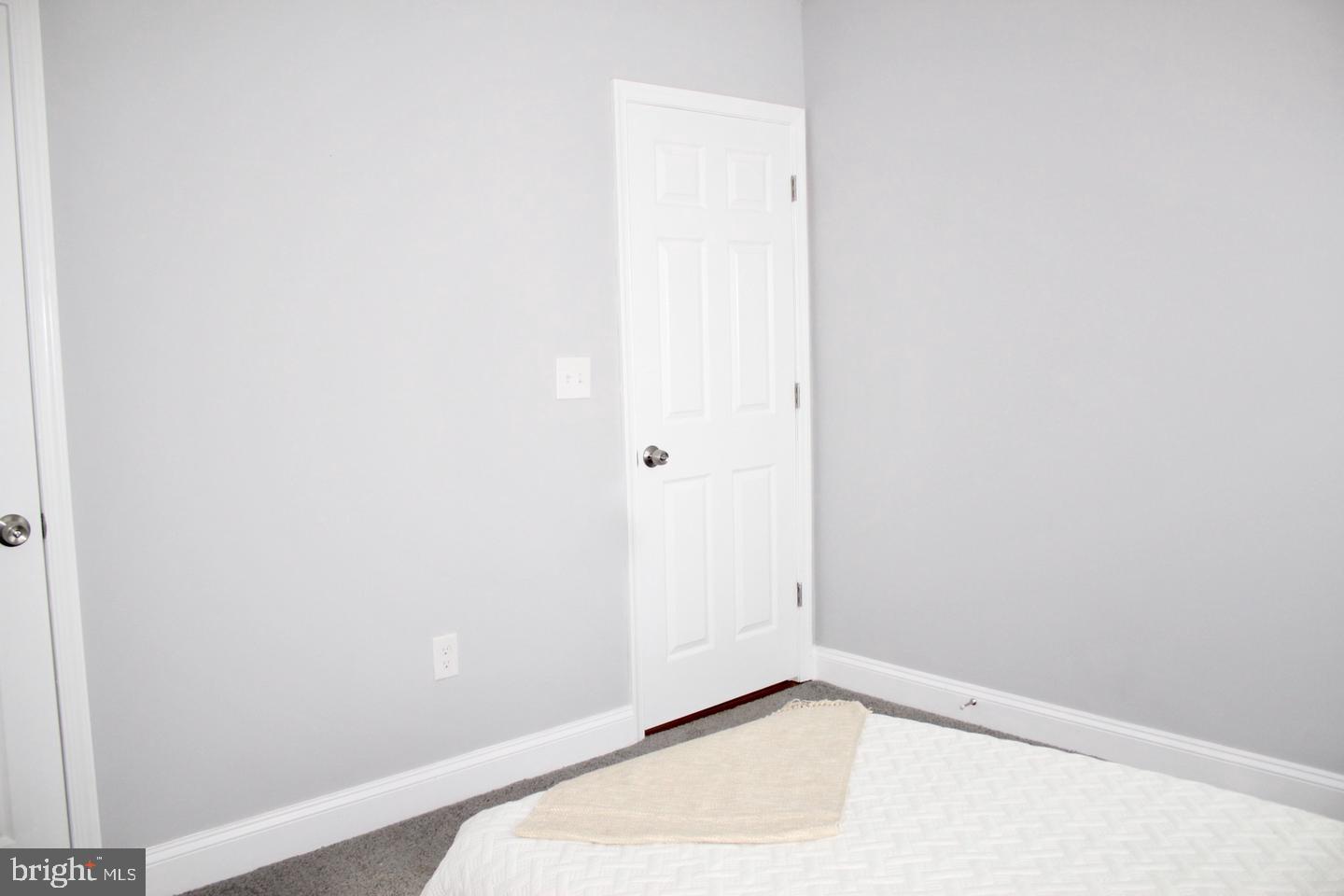 160 N Ellwood Ave Property Photo 38