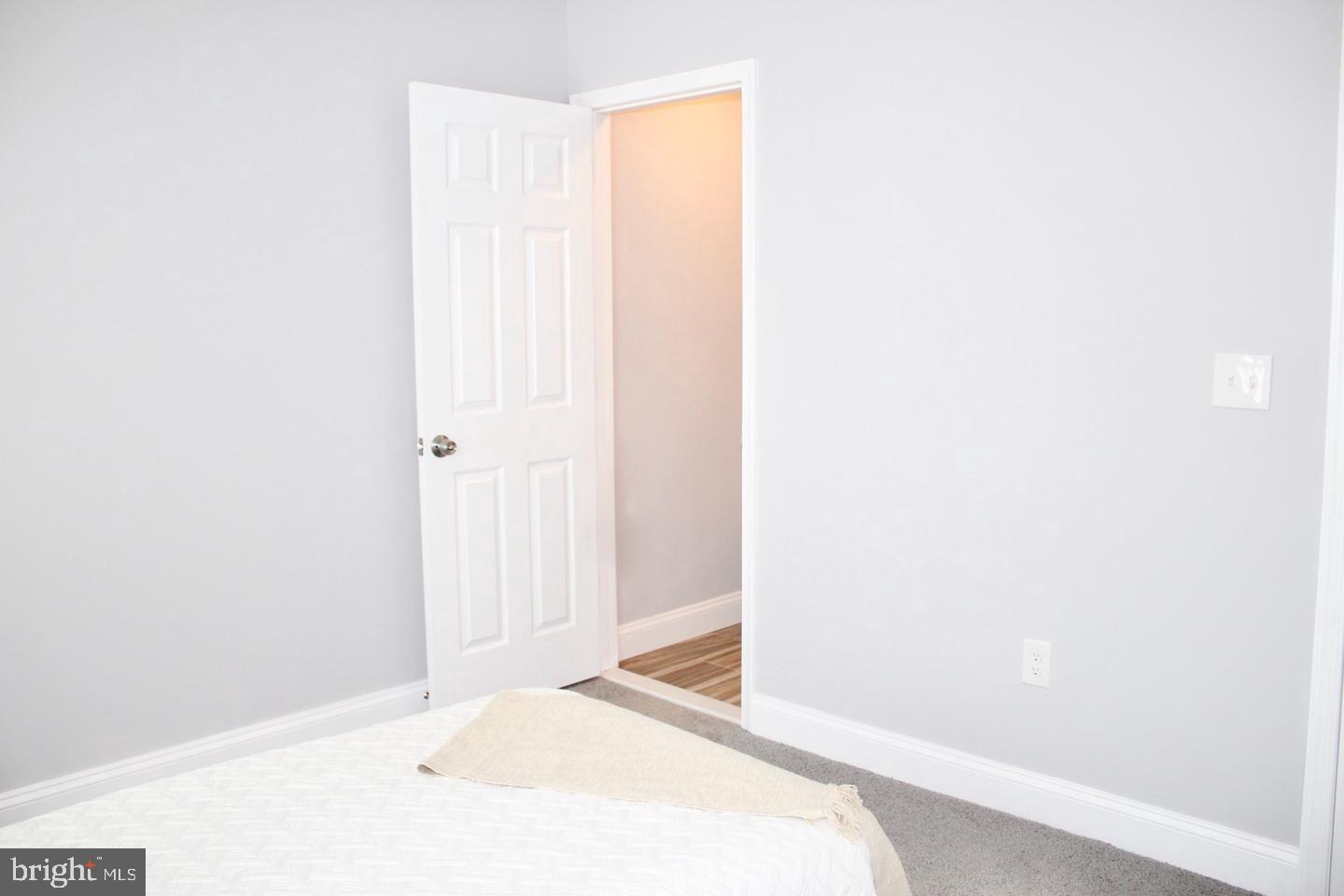 160 N Ellwood Ave Property Photo 41