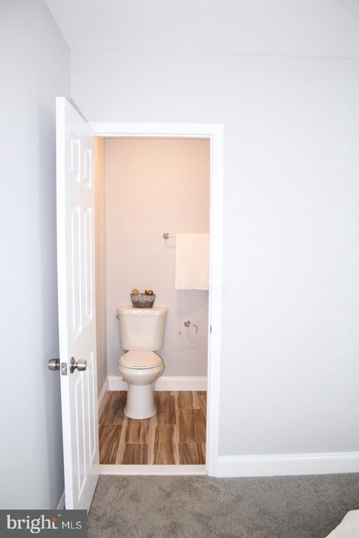 160 N Ellwood Ave Property Photo 42