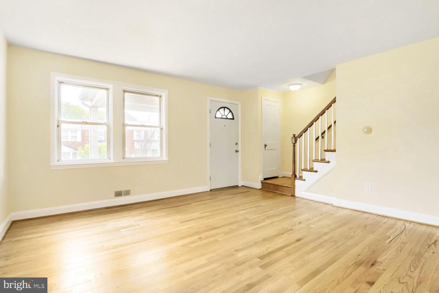 220 N Edgewood St Property Photo 6
