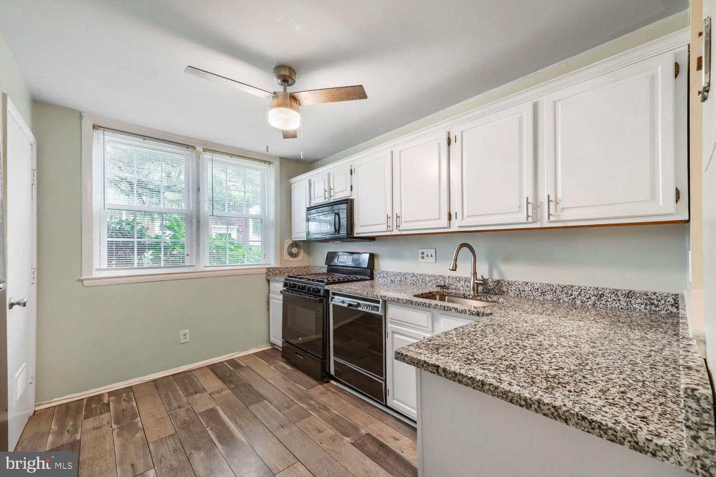 351 Homeland Sway #1d Property Photo 3