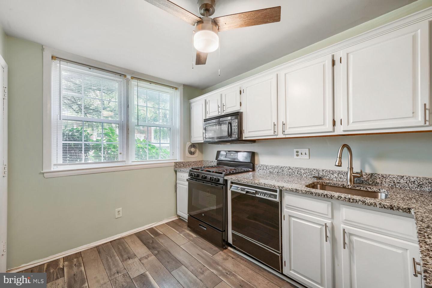 351 Homeland Sway #1d Property Photo 9