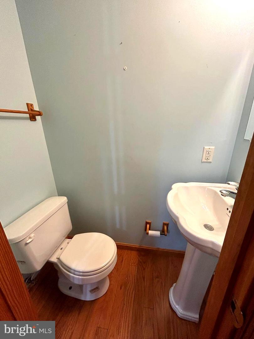 659 Stirling St Property Photo 7