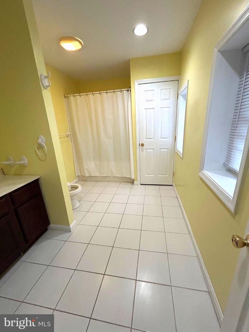 659 Stirling St Property Photo 15