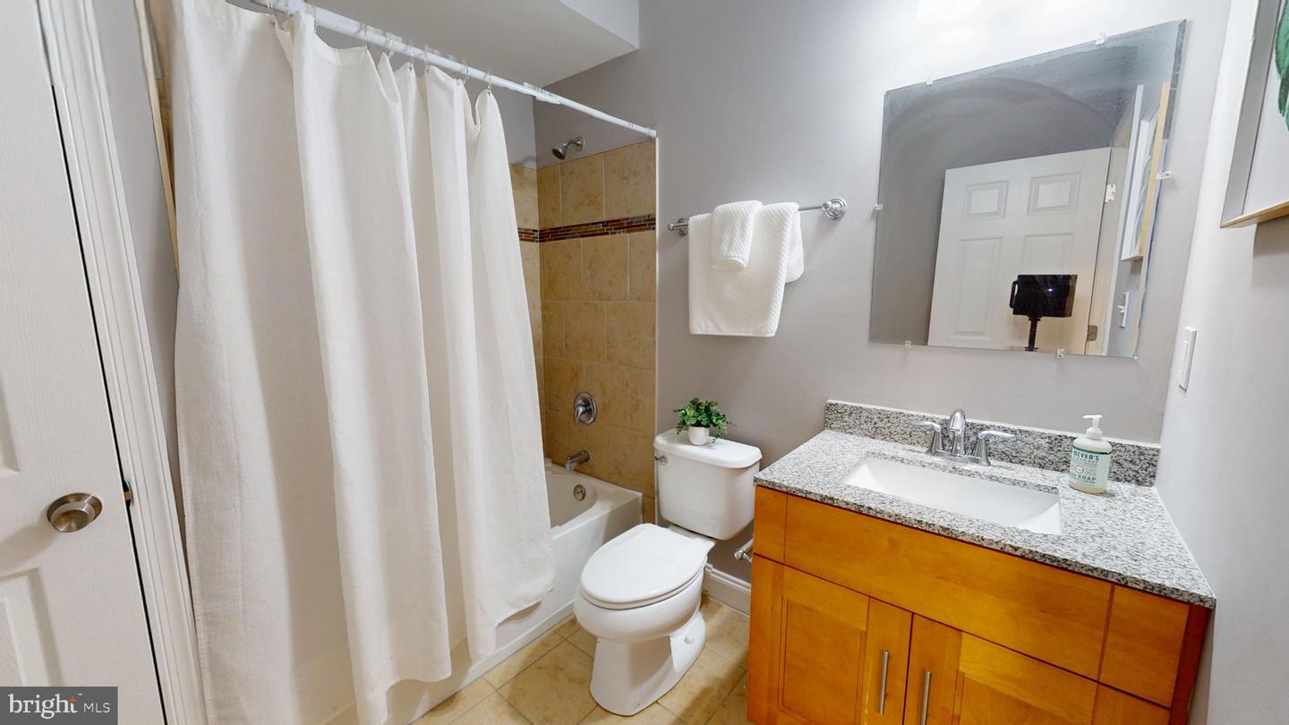 1410 N Bond St Property Photo 18
