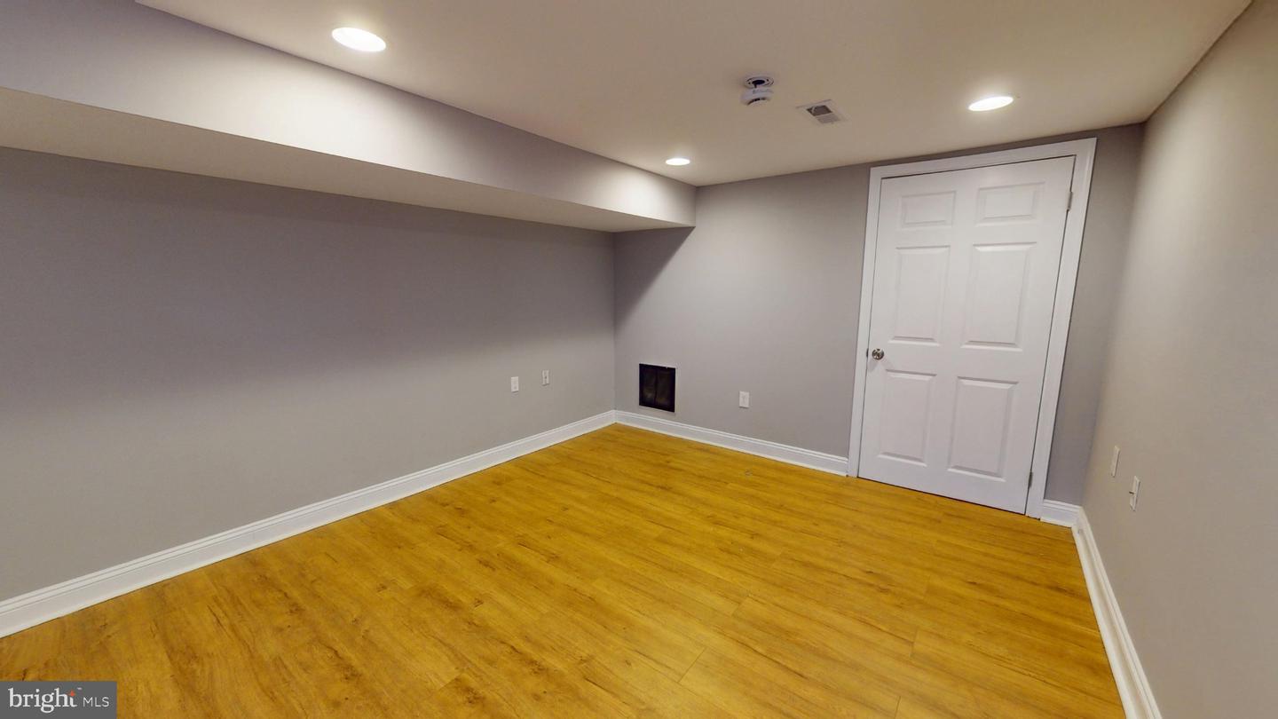 1410 N Bond St Property Photo 22